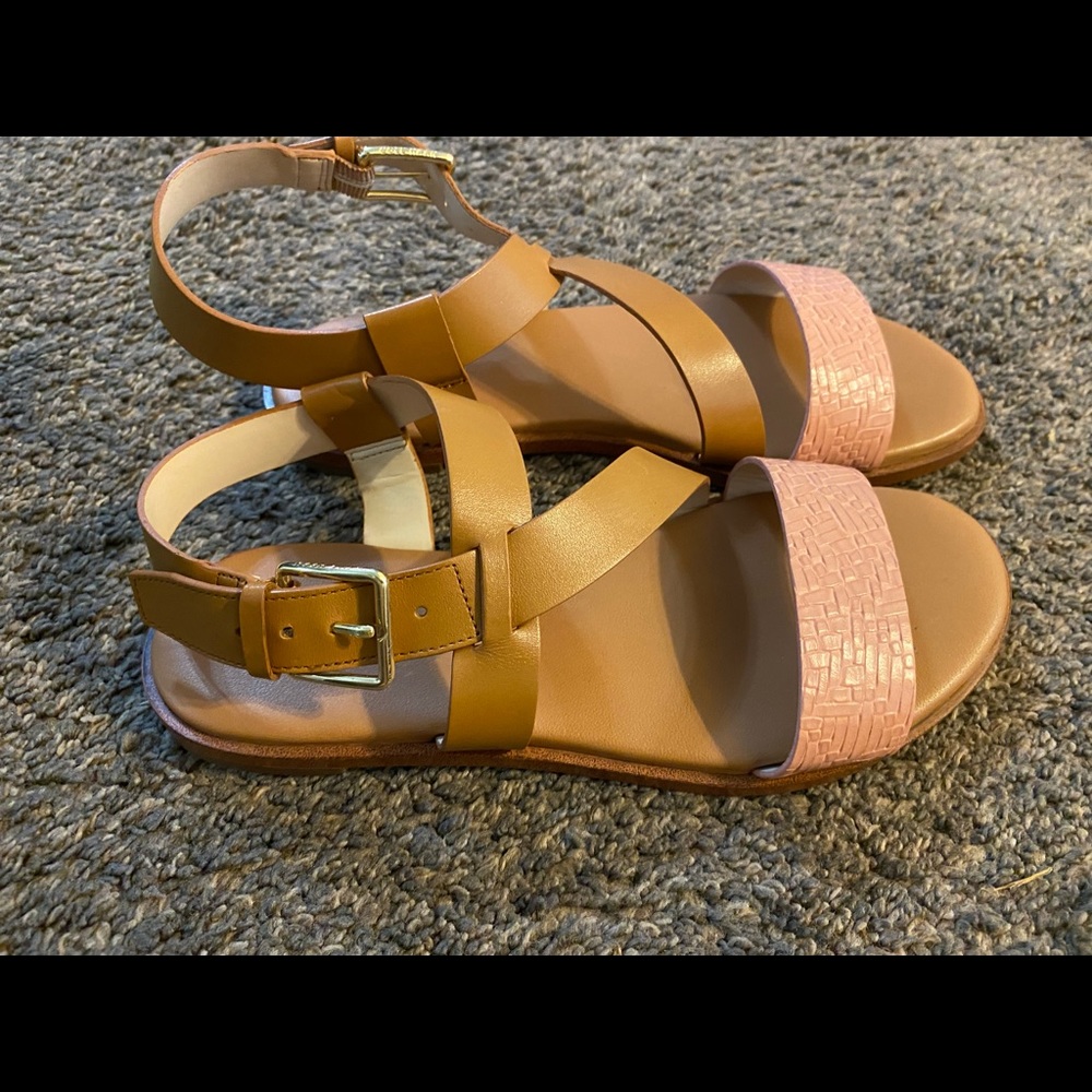 Super cute COLE HAAN sandals